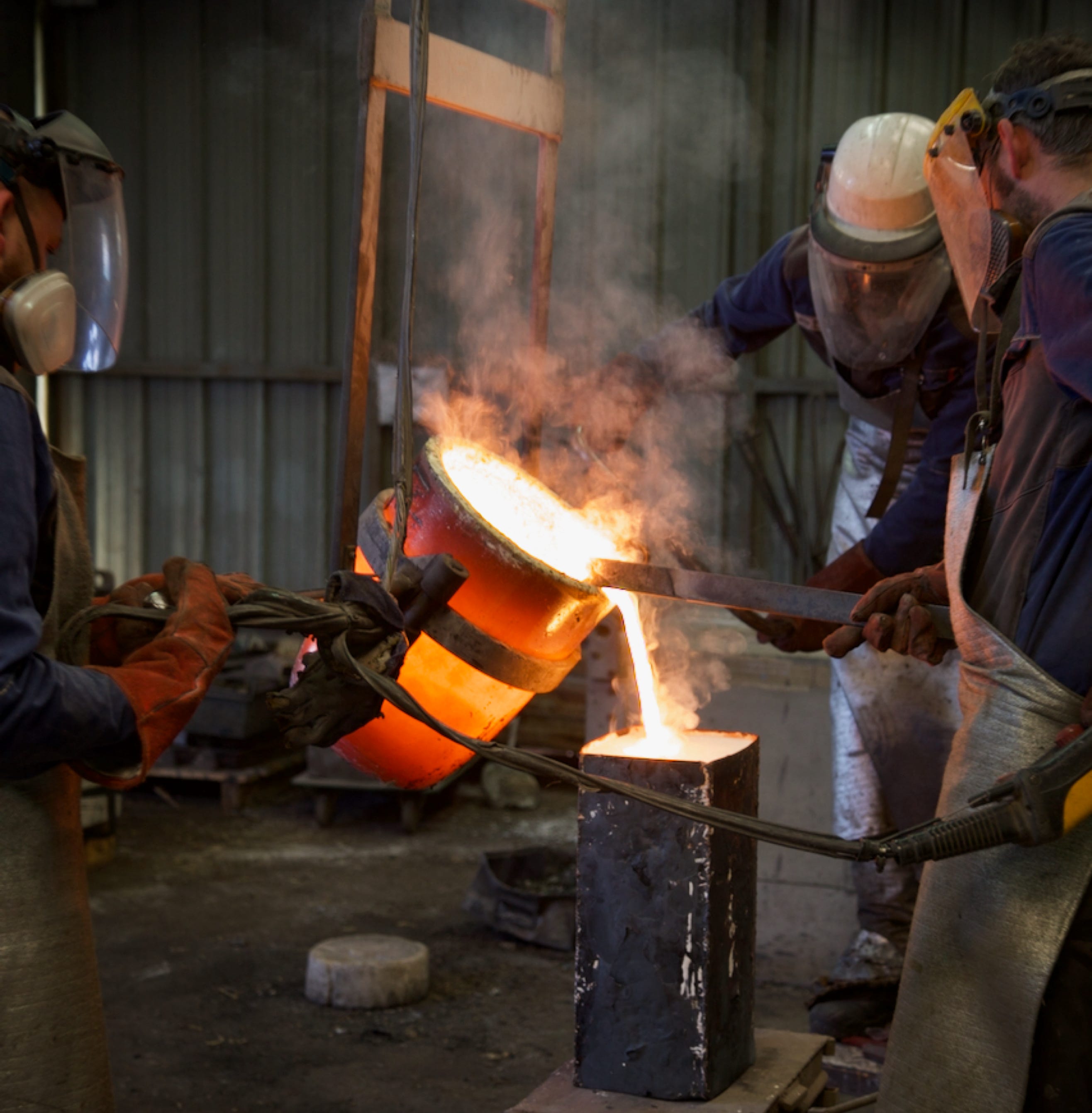 Photo de fonte de métal à la fonderie Polymeto 2021